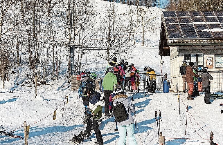 Nach der Abfahrt beim Skilift.

