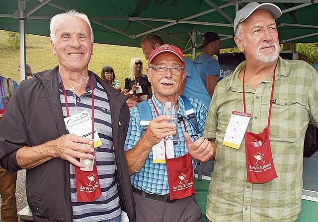 Bei Halbzeit, am Stand «Dureschnufe» floss das Mineralwasser in Strömen.