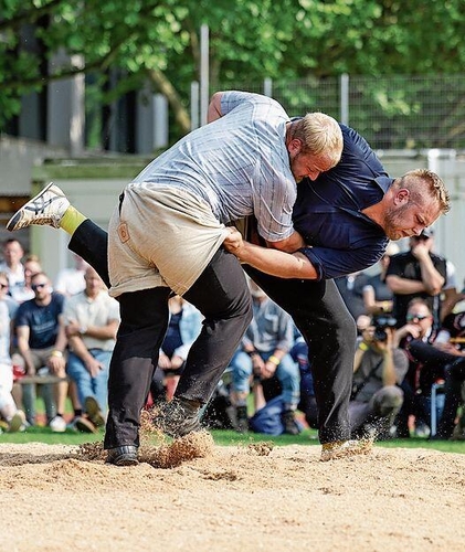Der Schlussgang zwischen Lars Voggensperger (links) und Adrian Odermatt brachte keinen Sieger.