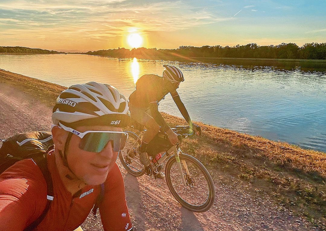 Am ersten Tag war es wunderschön auf dem Rheindamm. Am ersten Tag war es wunderschön auf dem Rheindamm.