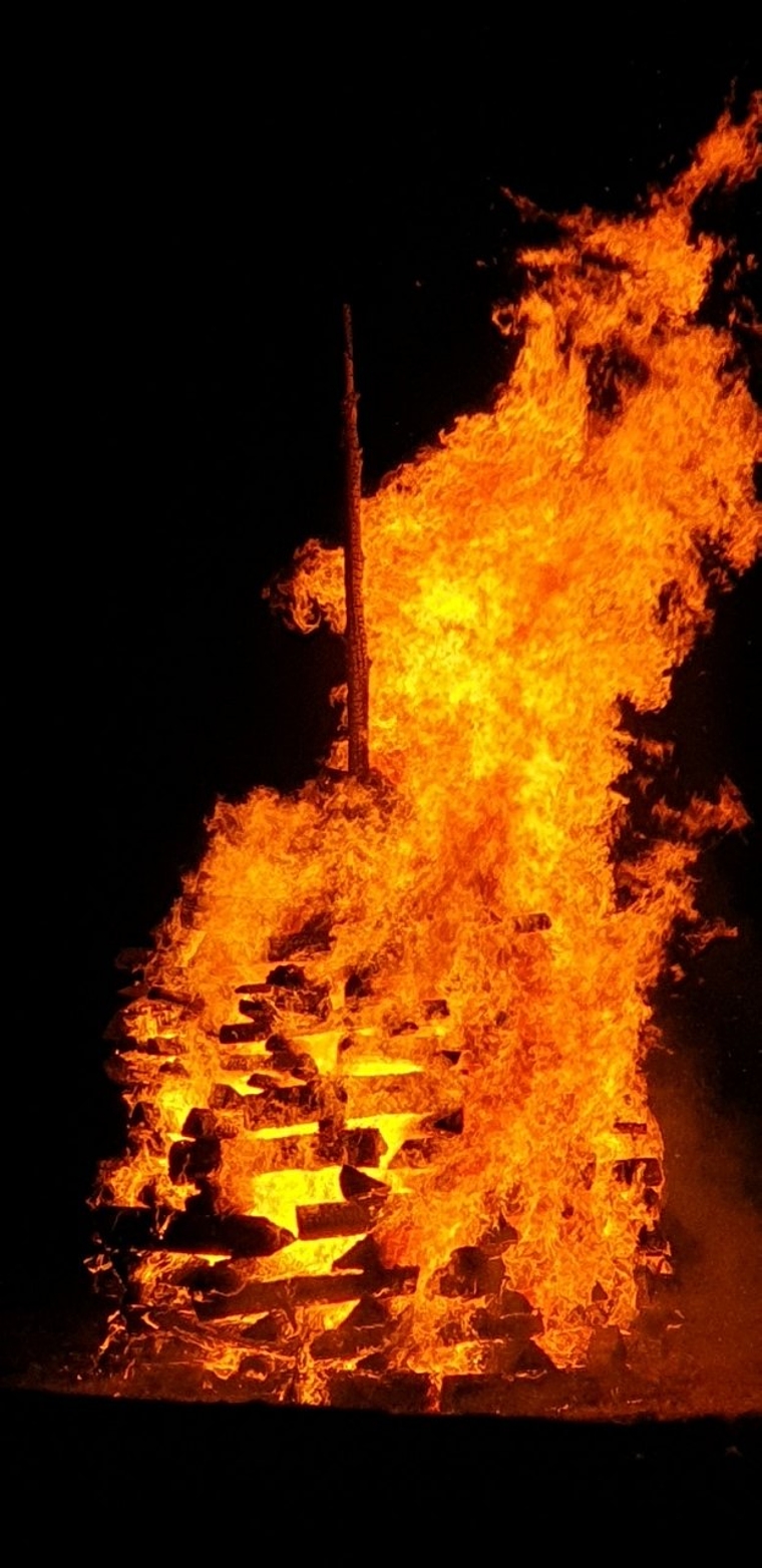 Ramlinsburg mit dem Höhenfeuer im Bundesfestfieber. Foto: S. van Riemsdijk