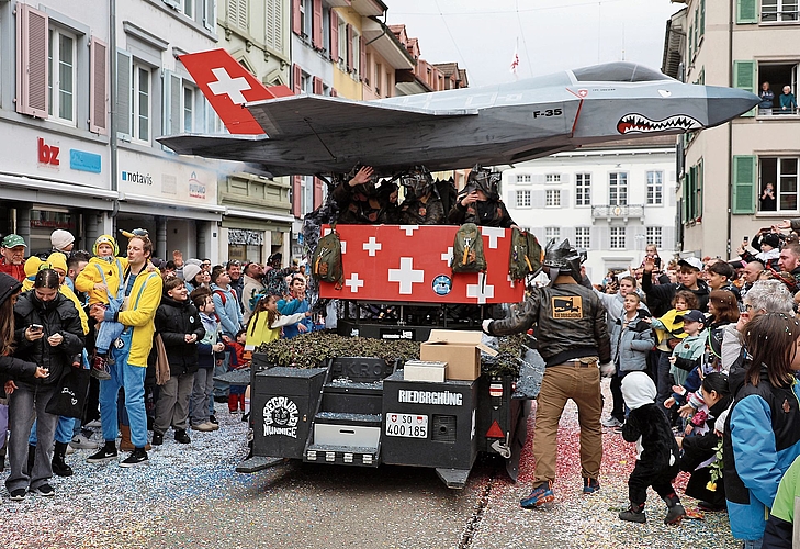 «Ohregrübler» mit dem Kampfflugzeug-Desaster. 