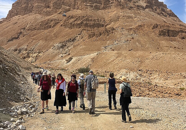 Aufstieg auf die Felsenfestung von Masada. Foto: ZVG