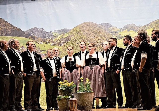 Der Jodlerklub Oberer Hauenstein nahm das Publikum sofort mit auf die Jodelreise.
