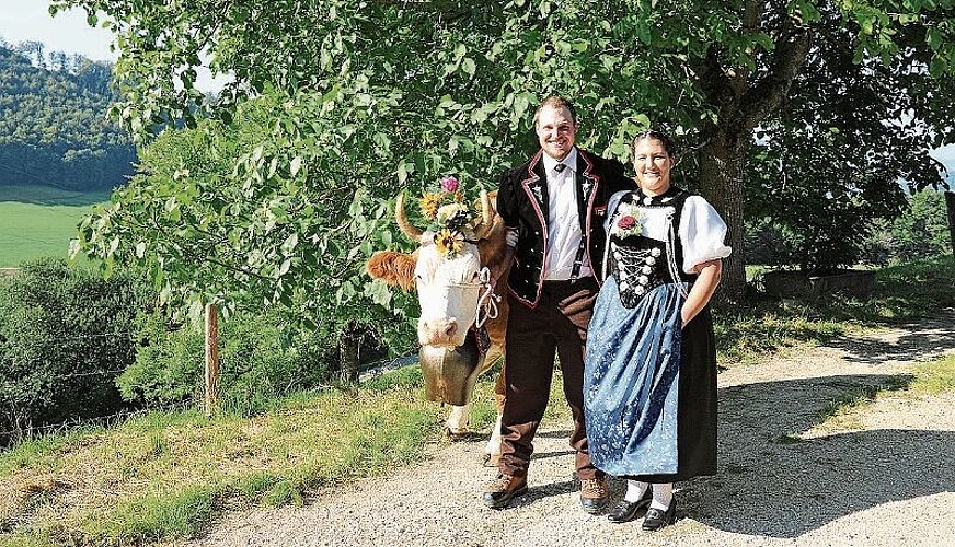 Auf den 1. Januar 2022 werden Samira Waser und Christoph Gerber den Hof von Schweizers in Bärenwil pachten. «Wir fahren im Sinn und Geist der Eigentümer weiter», sagen sie.Fotos: B. Bentolila
