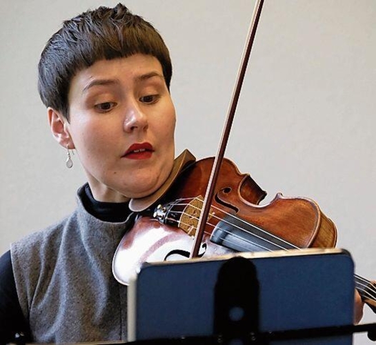 Hochkonzentriert: Violinistin Klara Gronet.
