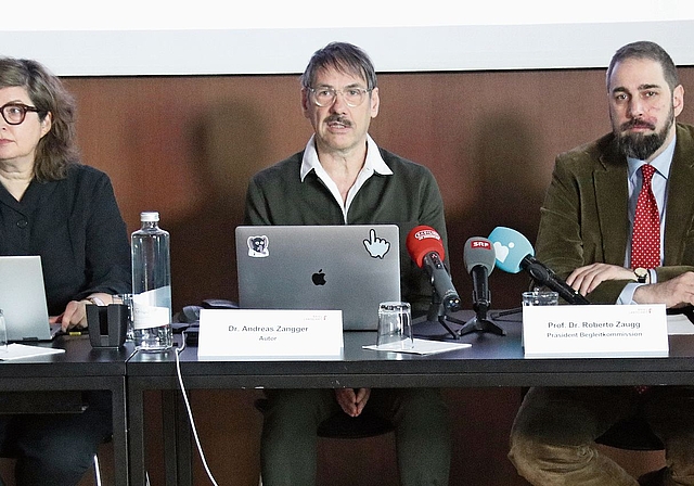 Jeannette Rauschert, Staatsarchivarin; Andreas Zangger, Autor des Untersuchungsberichts; Roberto Zaugg, Präsident der Begleitkommission (v.l.). Foto: M. Schaffner