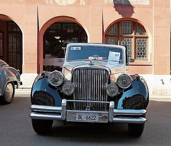 Hat da der Stadtpräsident sein Auto vor dem Rathaus parkiert?