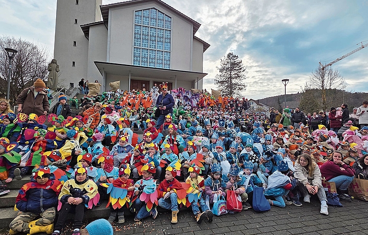 Der Umzug ist vorbei, nun gibts Zvieri.