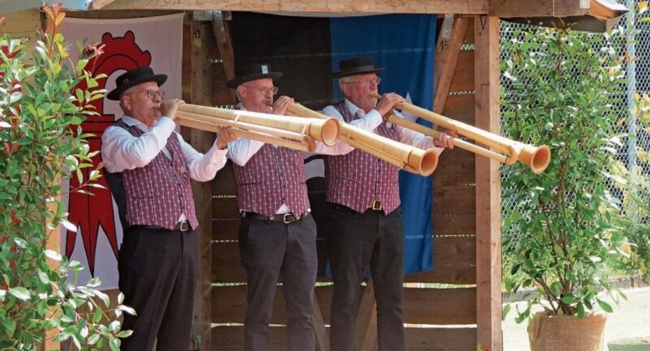 Das Büchel als ehemaliger treuer Begleiter der Sennen gab dem Fest eine besondere Musiknote.