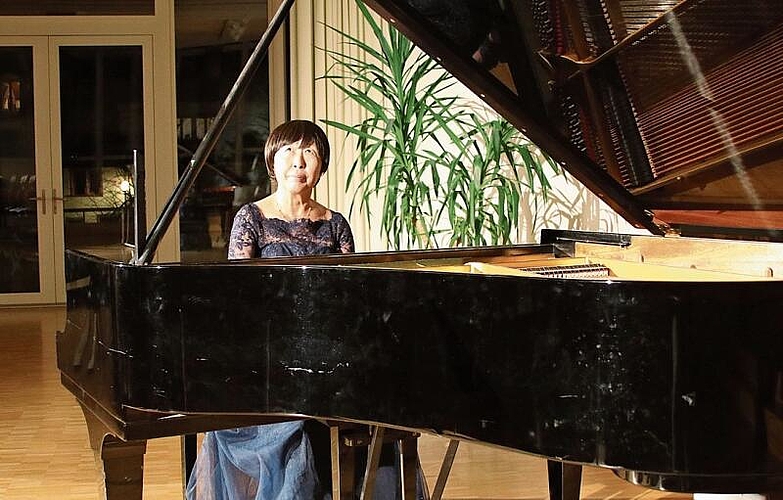 Ein Chopin-Abend mit Jungsook Lee-Oh: Mit malerischen, verspielten und melancholischen Tönen führte die Pianistin das Publikum behutsam in die Gefühlswelt des romantischen Komponisten ein. Textstellen aus dem Roman «Ein Winter auf Mallorca» von George Sand vervollständigten das Bild eines Künstlers, der innerlich zerrüttet war, aber unvergleichliche Musik schuf.