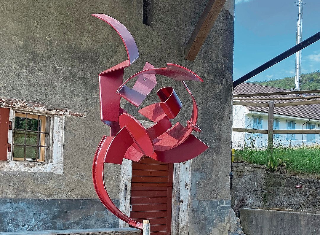 Die nun frei zugängliche Metall-Skulptur von Paul Suter. Fotos: W. Wenger