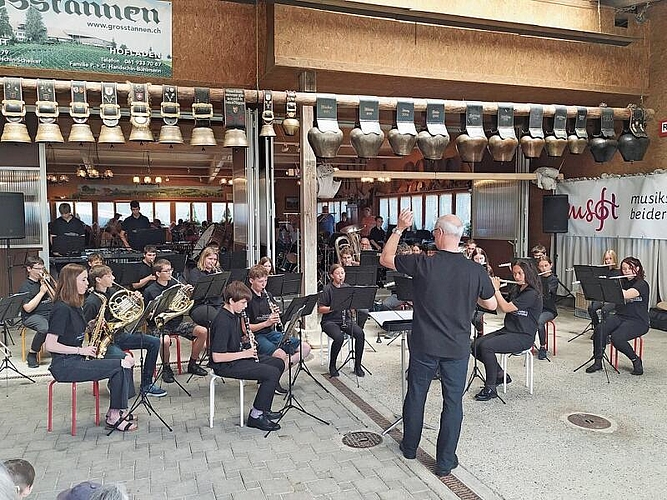 Mit dem Blasorchester wurde das Festival eröffnet.Fotos: s. van riemsdijk