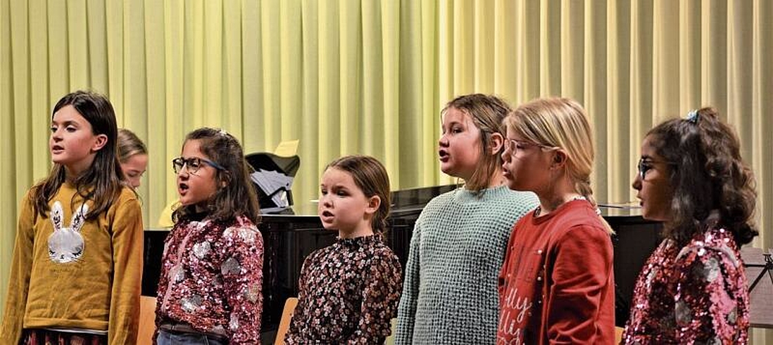Es war eine tolle Performance, welche die Kinder den vielen Gästen boten.