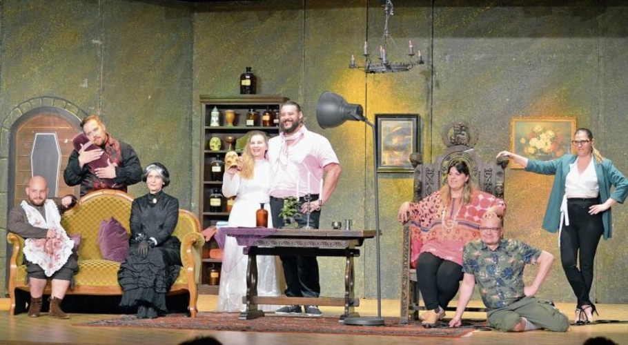 Die Theatergruppe sorgte für beste gruselige Unterhaltung.Fotos: S. van Riemsdijk