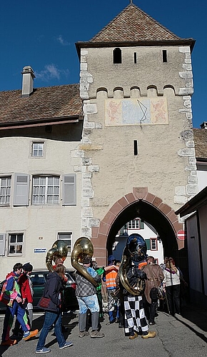 Macht sich gut im Stedtli und durchs Tor.
