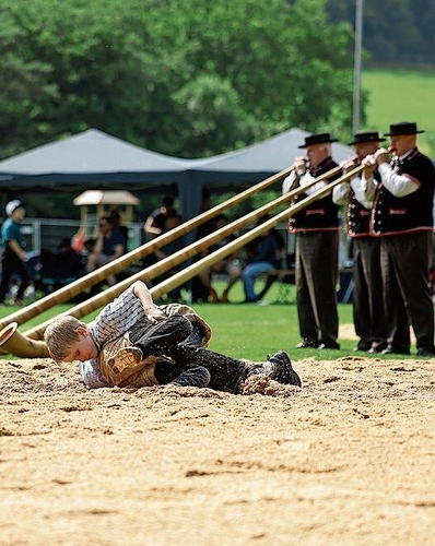 Das Alphorn-Trio «Mir wei luege» bot schöne Klänge zum Schwingsport.