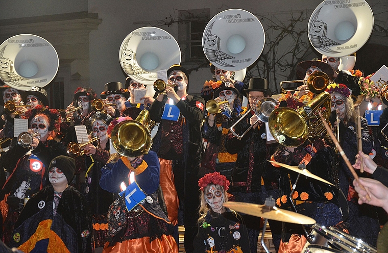 Die Gugge «Guggä-Rugger» aus Buus spielte sich in die Herzen der Zuschauer.