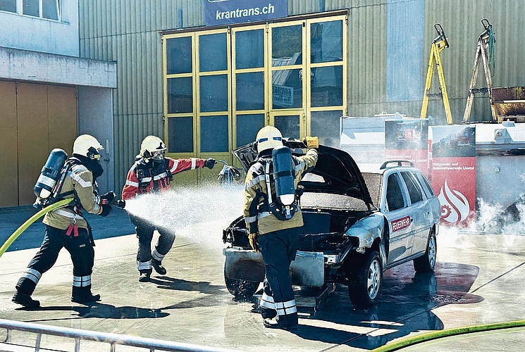 Aktion Fahrzeugbrand vorgeführt.