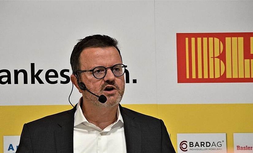 Verwaltungsratspräsident Christoph Bühler liess in seiner Ansprache seinen Stolz auf die neue Bahn hören. Fotos: S. van Riemsdijk