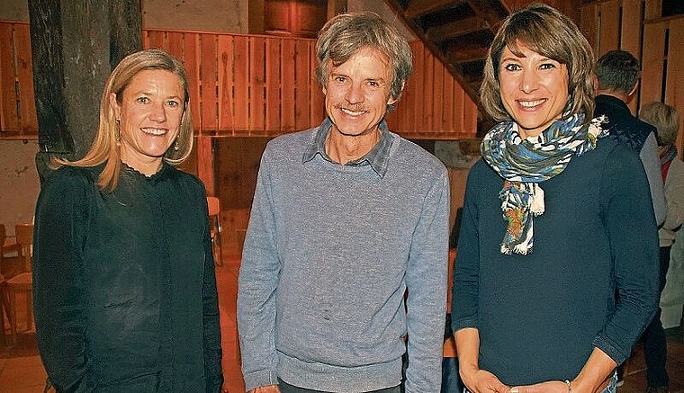 Grüne unter sich - alt Landrat Christoph Frommherz, flankiert von den Nationalrätinnen Florence Brennzikofer (BL) und Greta Gysin (TI).Foto: O. Graf