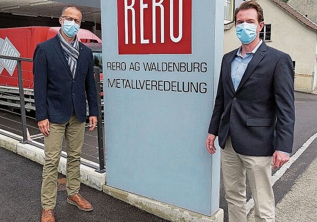 Seit 1882 ist das erfolgreiche Unternehmen mit Produktionsleiter Halil Cebeci (l.) und Geschäftsführer Thomas Tschopp im Waldenburgertal verankert.

