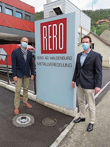 Seit 1882 ist das erfolgreiche Unternehmen mit Produktionsleiter Halil Cebeci (l.) und Geschäftsführer Thomas Tschopp im Waldenburgertal verankert.
