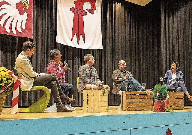 Die Diskussionsrunde: Kevin Kuhn, Heidi Tschabold, Dominique Graber, Roger Harr, und Seraina Degen (v.l.).