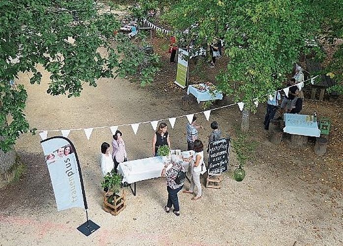 Der Schleifenbergplatz war fest in Frauenplus-Hand mit Begrüssung durch die Präsidentin und Vorstandsfrauen.
