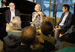 Rolf Soiron, Susanne Leutenegger Oberholzer und Moderator Ueli Mäder (v.l.). Foto: E. Gysin