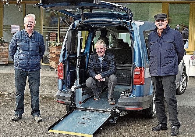 Die Fahrer des Gritt-Rollstuhltransporters: Kurt Degen, Gusti Schaub und Peter Schweizer.
