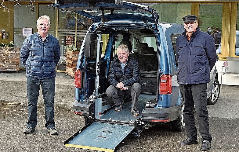 Die Fahrer des Gritt-Rollstuhltransporters: Kurt Degen, Gusti Schaub und Peter Schweizer.
