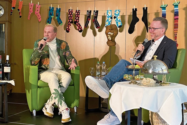 Kurt Aeschbacher (l.) im Gespräch mit Stephan Hall.Foto: W. Wenger