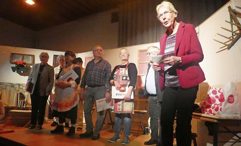 Vorstellung der Schauspielerinnen/-innen.
