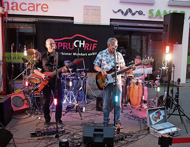 Vorpremiere mit der Mundartrockband Spruchrif. Vorpremiere mit der Mundartrockband Spruchrif.