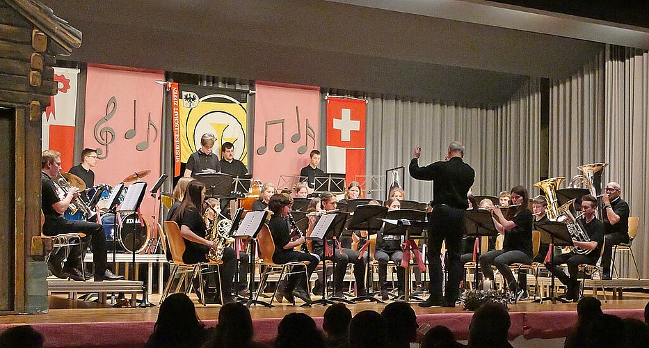 Die Jugendband Föiflybertal beeindruckte das Publikum.