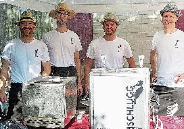 Auch dieses Jahr wieder dabei, die Bierbrauer von «Schlugg» in Lausen (v.l.): Stephan Eglin, Andreas Iten, Tobias Oeschger und Stefan Buchwalder.Fotos: S. van Riemsdijk