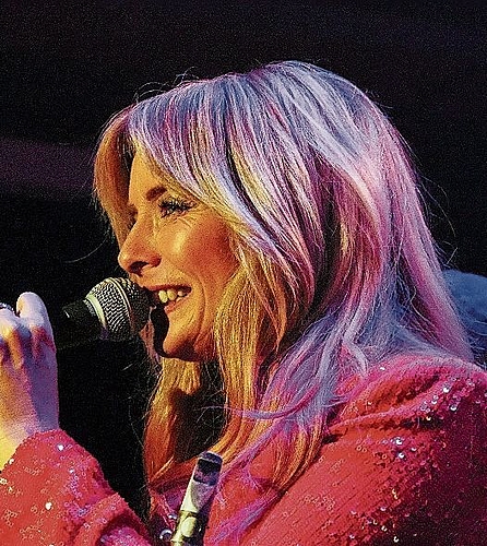 Candy Dulfer.
