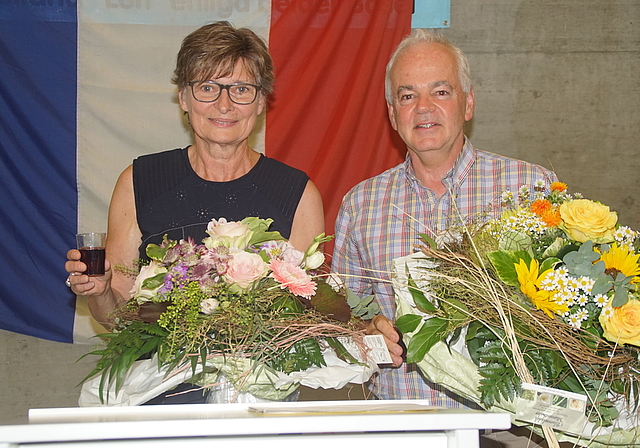 Gemeindepräsidentin Christine Mangold und Vizepräsident Felix Jehle brachten es zusammen auf 42 Amtsjahre.	Foto: O. Graf