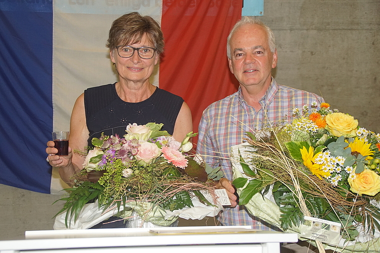 Gemeindepräsidentin Christine Mangold und Vizepräsident Felix Jehle brachten es zusammen auf 42 Amtsjahre. Foto: O. Graf