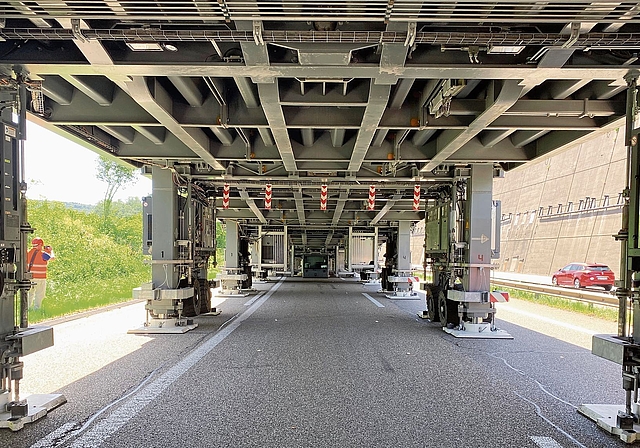 Die Untersicht der Brücke ... Fotos: W. Wenger