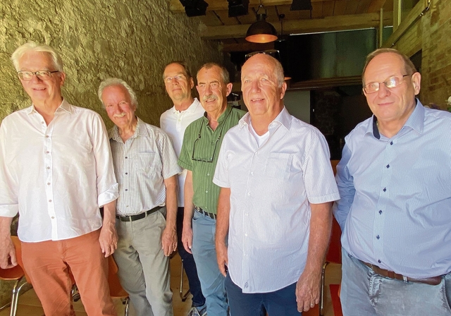 Die am Bau involvierten «Offiziellen», Hansruedi Sutter, Urs Dettwiler, Christoph Sutter, Rémy Suter, Fritz Sutter und Stephan von Daeniken (v.l.) genossen die Eröffnung am vergangenen Samstag sehr. Fotos: W. Wenger