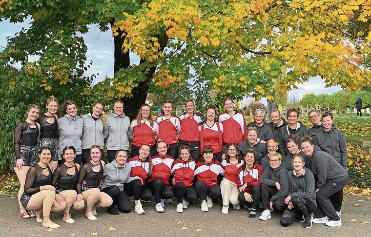 Gruppenfoto der Gymnastikriege und des Team Aerobic TV Liestal.Foto: zVg