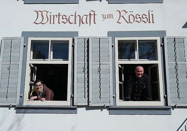 Das Wirtepaar Julia Kazis und Andi Suter, Ideengeber hinter der Chuchi. Foto: E. Gysin
