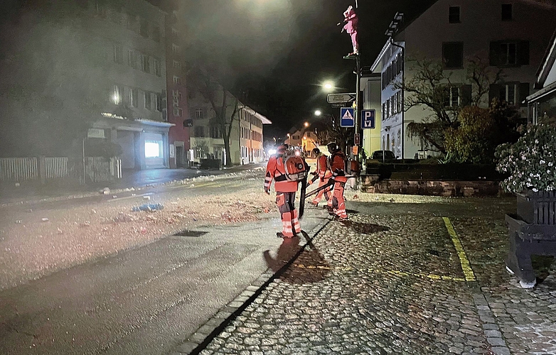 Aufräumen nach Fasnacht und Chienbäse. Foto: zVg Aufräumen nach Fasnacht und Chienbäse. Foto: zVg