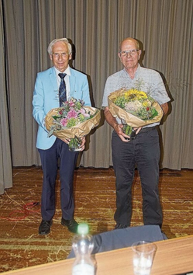 Paul Bieri (l.), 28 Jahre im VR der Elektra Sissach, und Andreas Maier, 20 Jahre, traten zurück.Foto: O. Graf