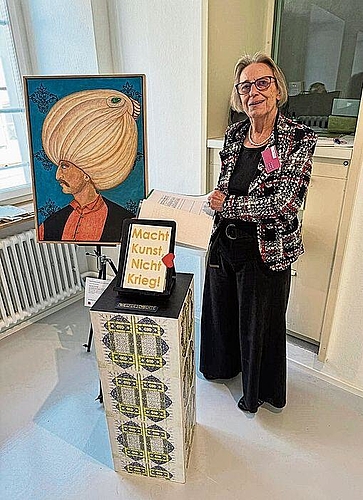 Macht Kunst nicht Krieg – 
         
         
            Sultan Sulaiman von Rosmarie Gehriger und SGBK Präsidentin Elfi Thoma.