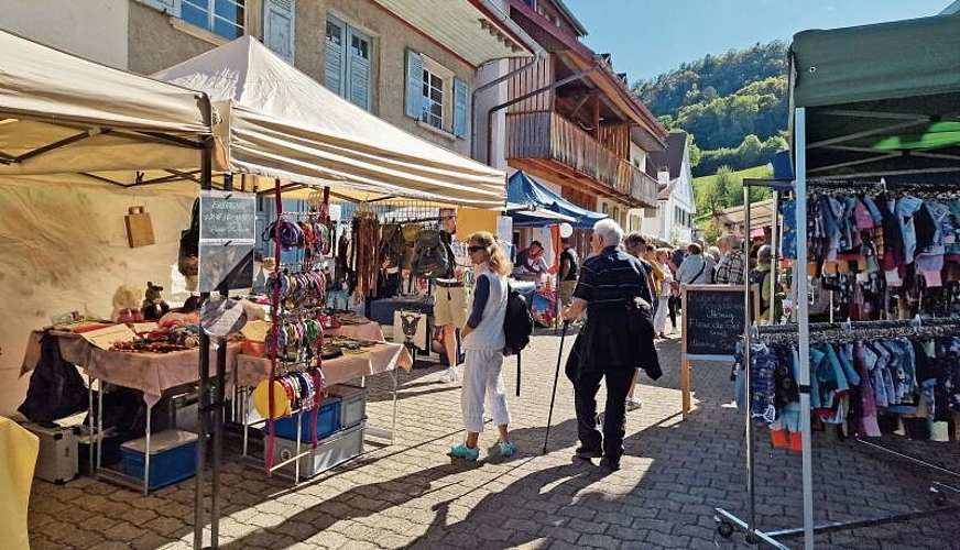 Nach dem Chläppergässli überraschten noch mehr Stände.