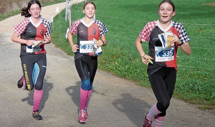 Schnellste Juniorinnen aus Liestal: Alvina Koch, Charlotte und Laurianne Plattner.  Fotos: U. Fluri