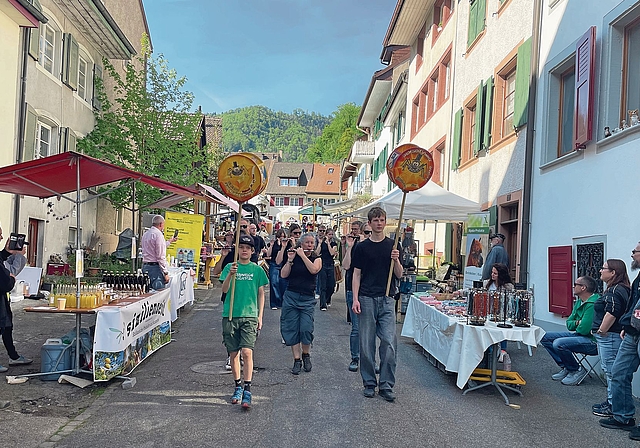 Einmarsch der Dachlukespinner-Clique Oberdorf.